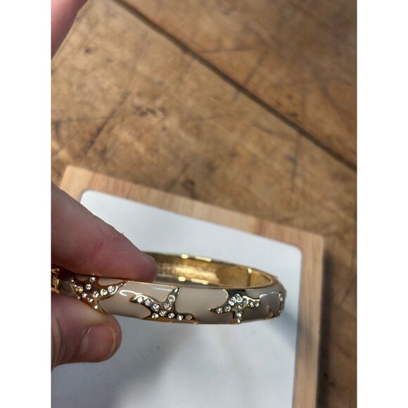 Joan Boyce signed Vintage  Gold-Tone & Cream Enamel Hinged Bangle With Rhineston - Picture 10 of 13